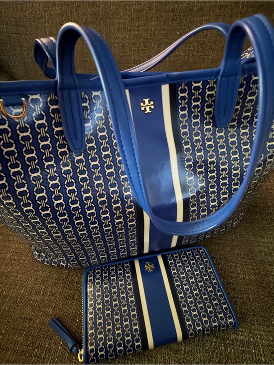 Tory Burch Handbags - Tory Burch Gemini Link Coated Canvas Tote Bag & Matching Zip Wallet Set - Blue